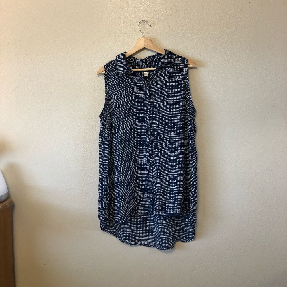 Simply styled blouse